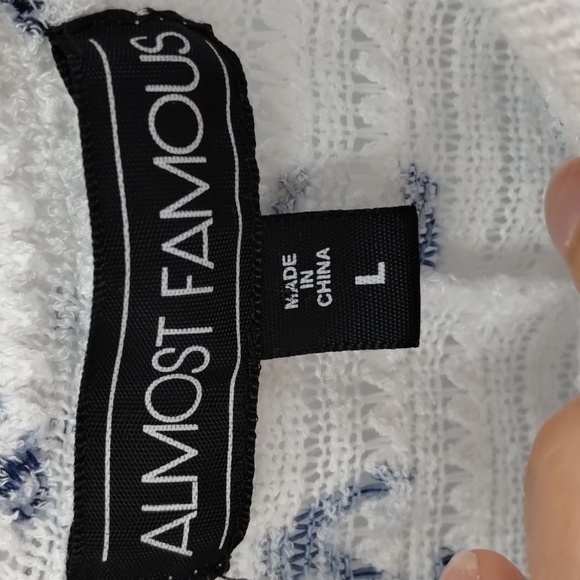 Almost Famous white nautical anchor print crochet feel top size large 3/4 sleeve - Picture 7 of 8